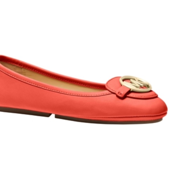 NEW Michael Kors Women's Lillie Moccasins - Picture 3 of 3